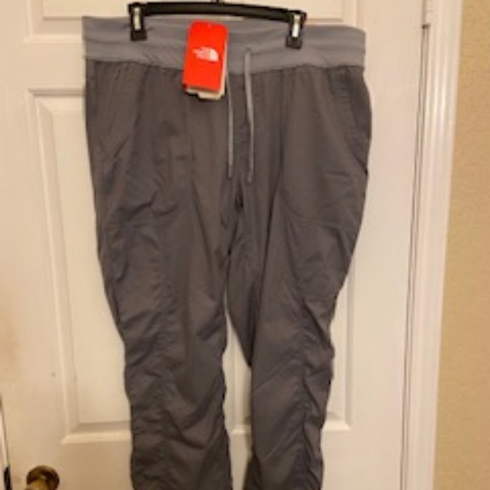 BNWT The North Face Aphrodite 2.0 Pant (Asphalt Grey)